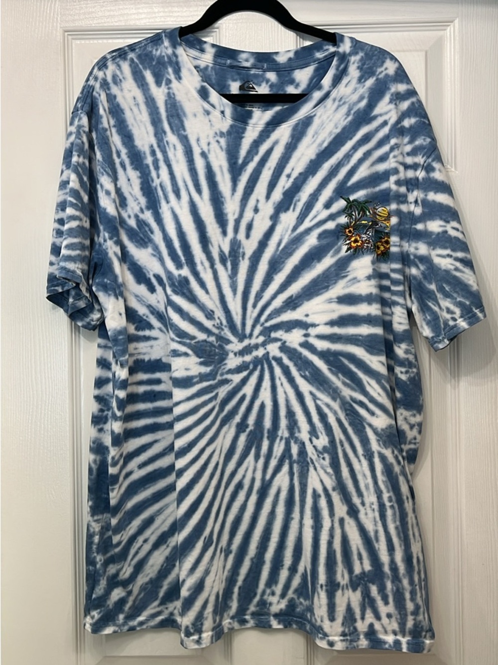 Quiksilver Blue and White Tie-Dye Short Sleeve Tee 100% cotton | Festival Vibes